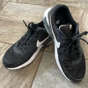 Nike Air Max black tennis shoes men’s size 7